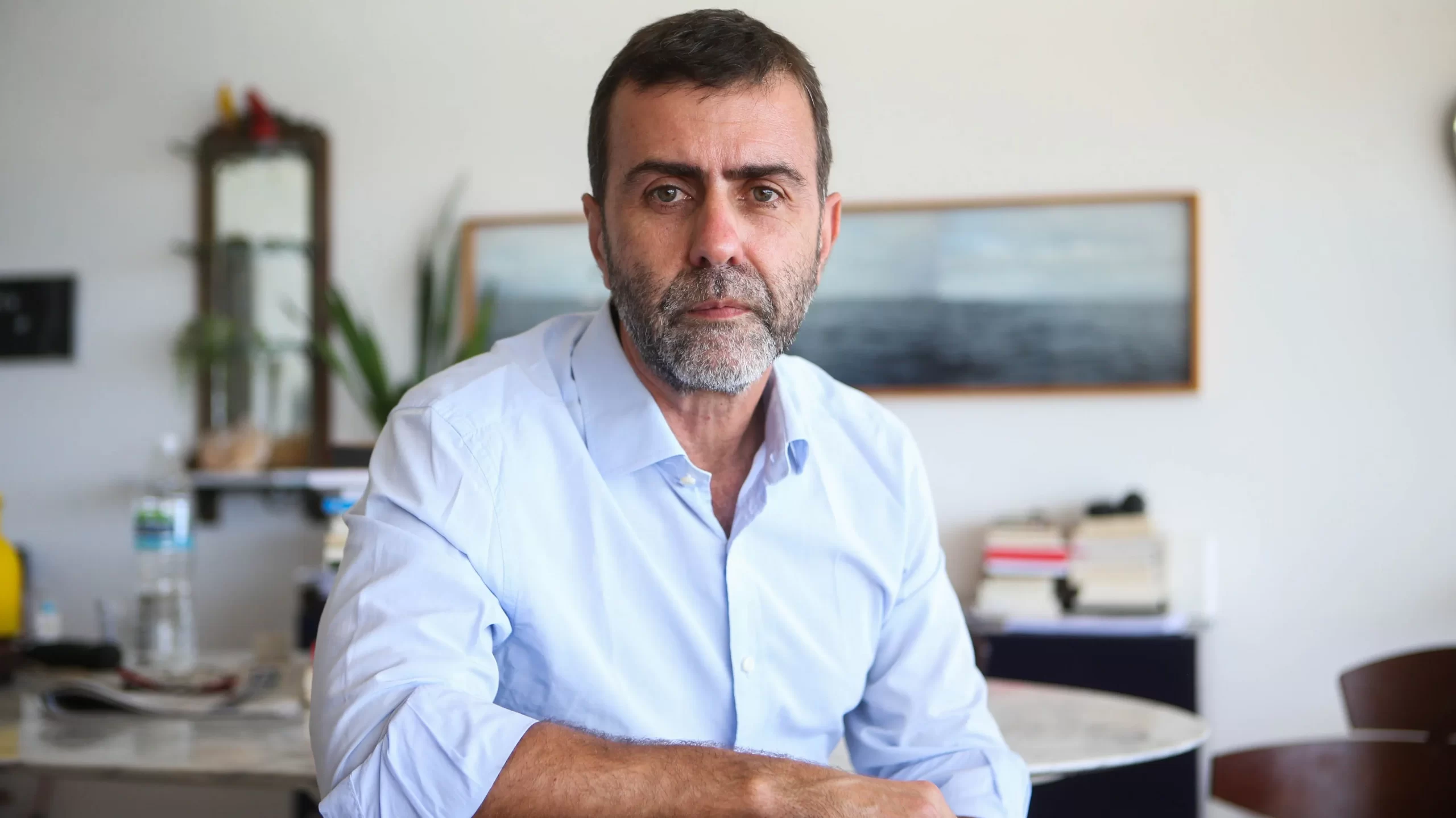 Justiça Eleitoral impõe multa e proíbe influencer de postar acusações contra Marcelo Freixo